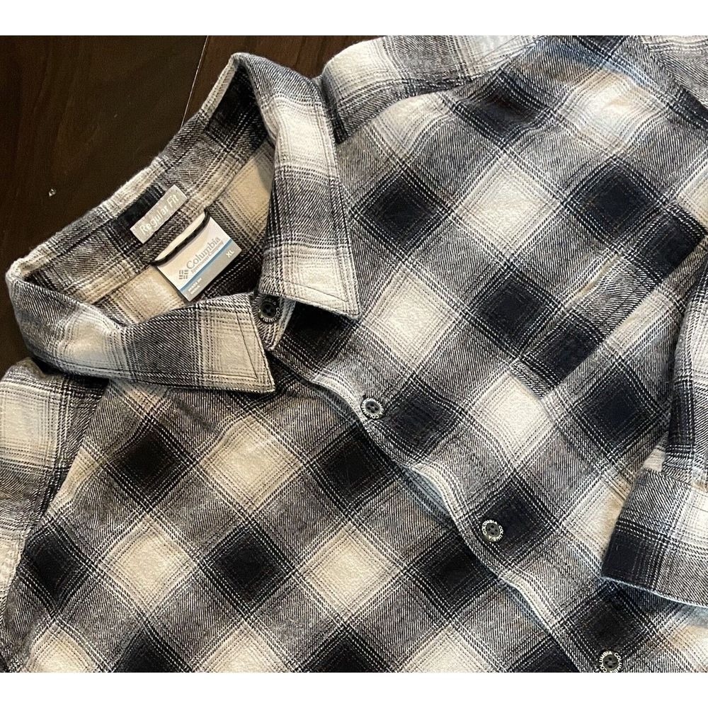 Columbia Flannel Shirt Mens XL Black White Plaid Regular Fit Long Sleeve Button